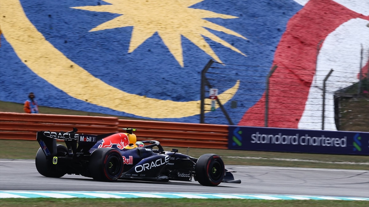 Formula 1'de heyecan, Malezya'ya alınan Bahreyn Grand Prix'siyle sürecek