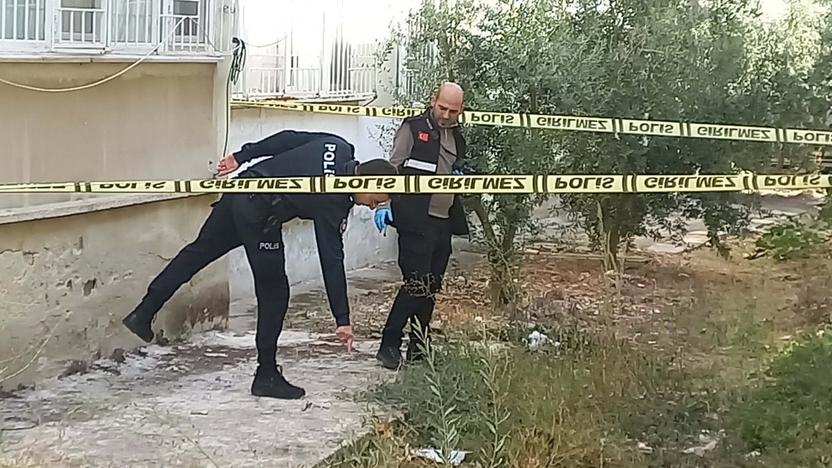Manisa'da 2'nci kattaki evinin balkonundan düştü