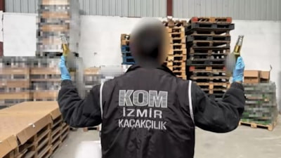 İzmir'de kaçak içki operasyonu: 23 bin 40 şişe ele geçirildi