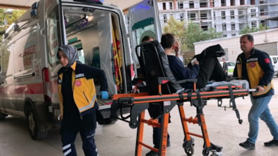 Bursa'da motosikletini tamir ederken elini kaptıran adamın parmağı koptu