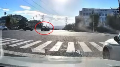 Ankara’da motosiklet sürücüsünün can verdiği feci kaza araç kamerasında