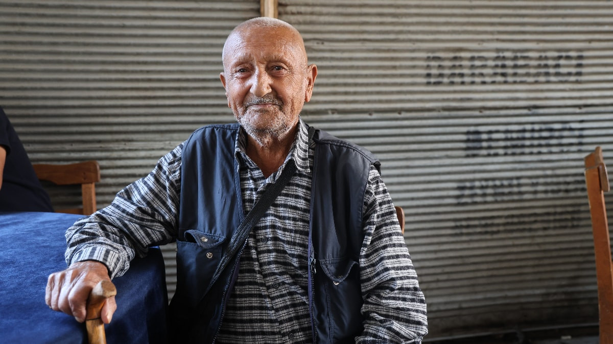 Adana'da 86 yaşındaki adam her gün 8 kilometre yürüyor