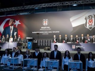 Beşiktaş'ta Serdal Adalı yeniden başkanlığa seçildi