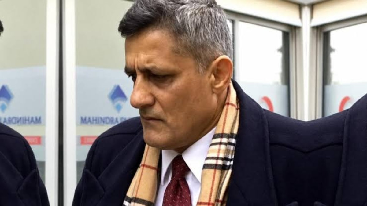 Kaşif Kozinoğlu’nun mezarından alınan örnekler yerine konuldu