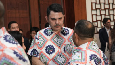 Murat Kurum,  Pre-COP toplantılarına katıldı: Fiji'nin yerel kıyafetlerini giydi