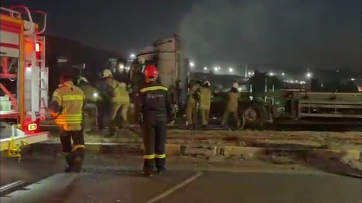 İzmir'de tırın kupa kısmında çıkan yangın söndürüldü