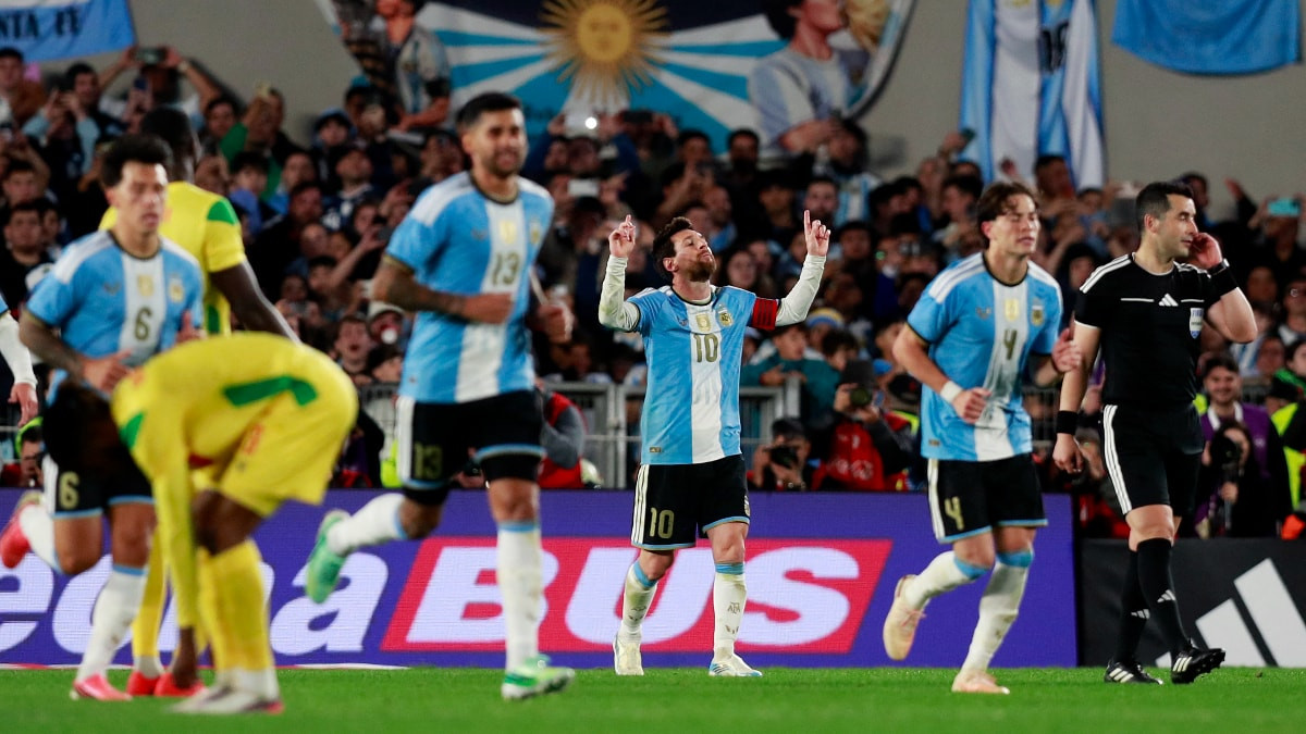 Lionel Messi, Arjantin formasına golle veda etti