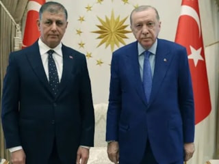 İzmir Büyükşehir Belediye Başkanı Cemil Tugay AK Parti'ye katılıyor