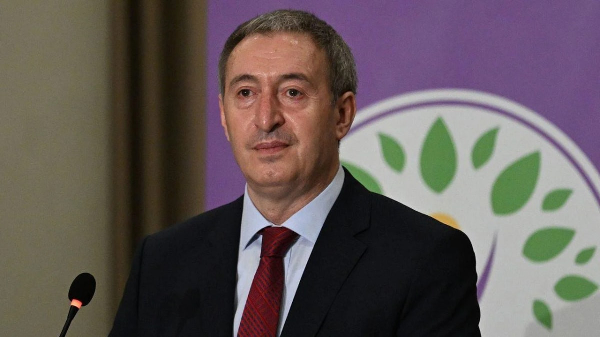 Tuncer Bakırhan: Öcalan'a villa değil, cezaevi içerisinde iyileştirmeler yapıldı