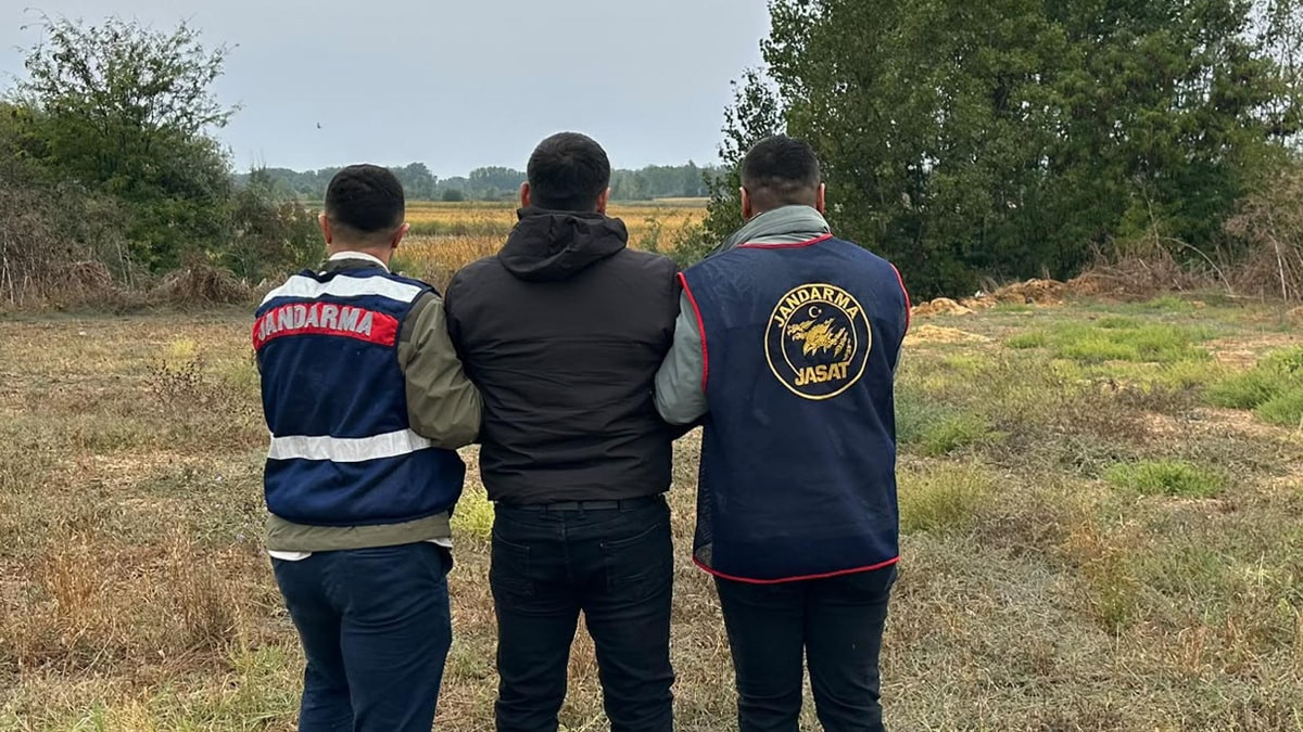 Edirne'de aranan şahıs Yunanistan'a kaçmak üzereyken yakalandı