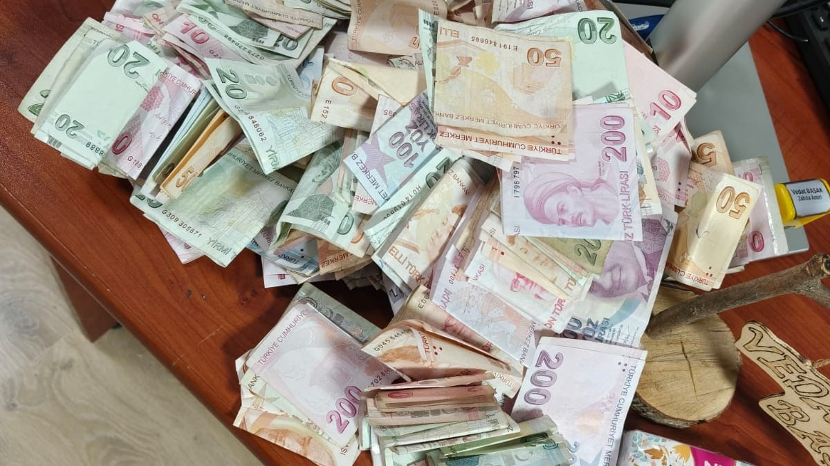 Eskişehir'de "Torunum hasta" diyen kadının üzerinden 19 bin TL çıktı