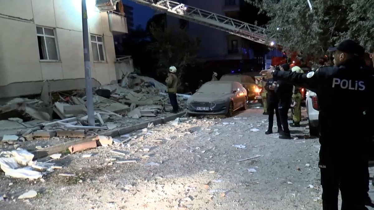 Maltepe'de çöken binanın 2 katı kaçak çıktı