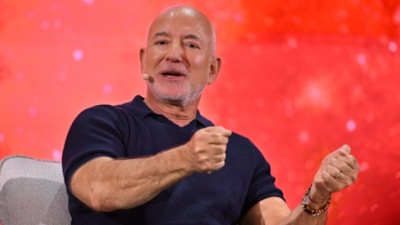 Jeff Bezos: Ay'da kalıcı ve sürdürülebilir üs kurmayı planlıyoruz