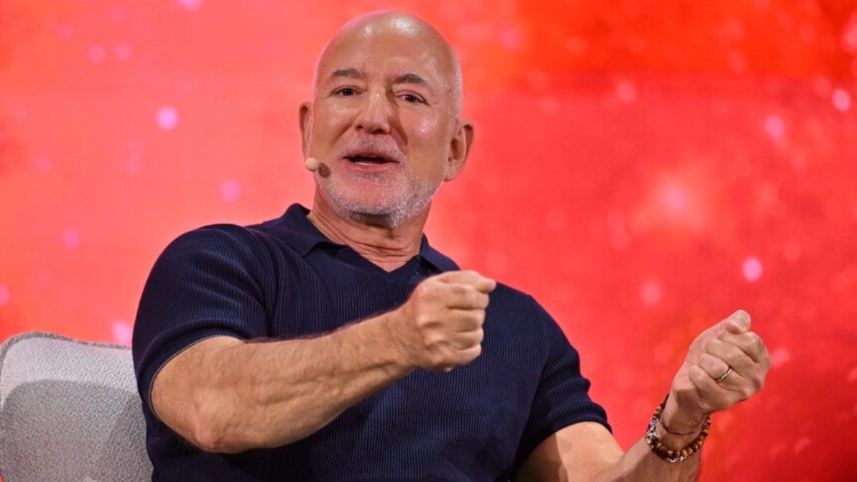 Jeff Bezos: Ay'da kalıcı ve sürdürülebilir üs kurmayı planlıyoruz