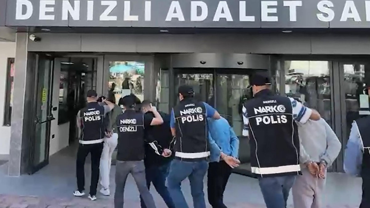 Denizli'de uyuşturucu operasyonunda 10 tutuklama
