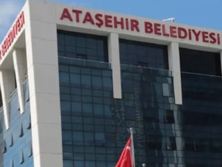 Ataşehir'de CHP'li Meclis Üyesi partisinden istifa etti