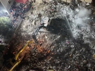 Maltepe'deki göçükte devam eden çalışmalar, drone ile görüntülendi