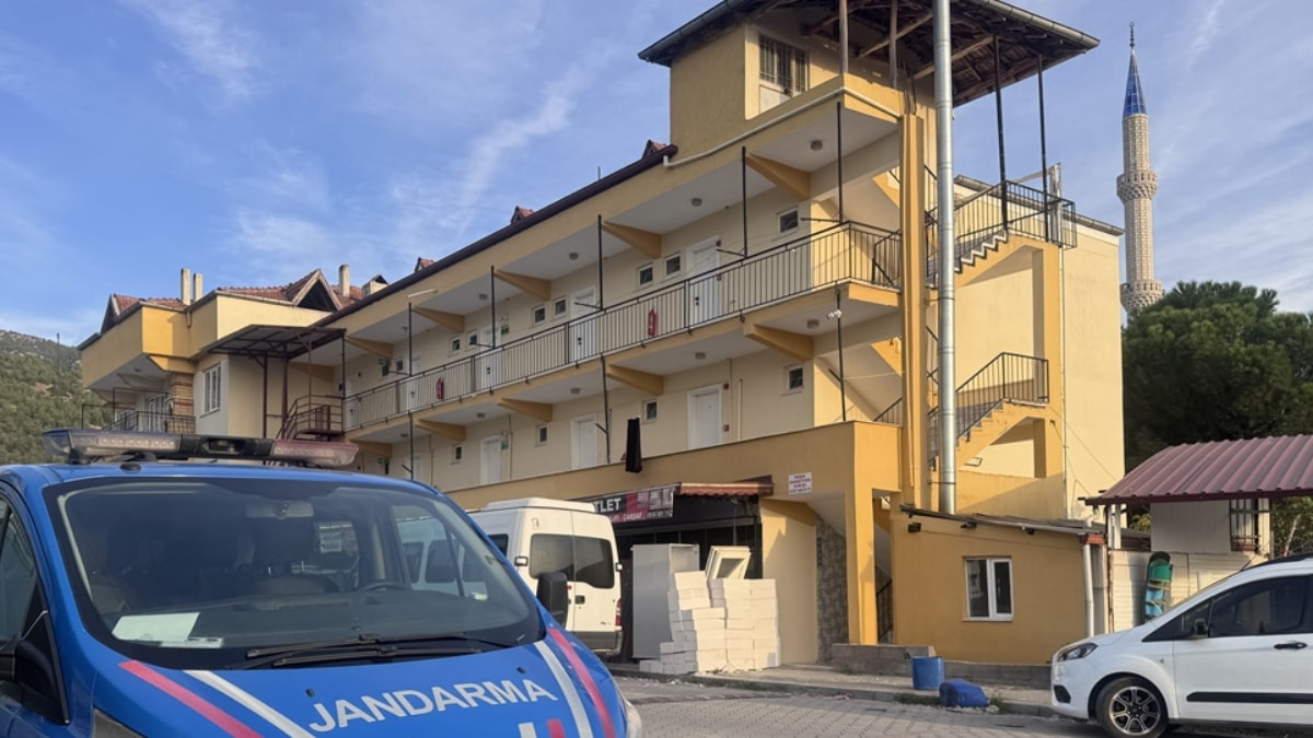 Denizli'de pansiyonda yaşlı çiftin cansız bedenleri bulundu