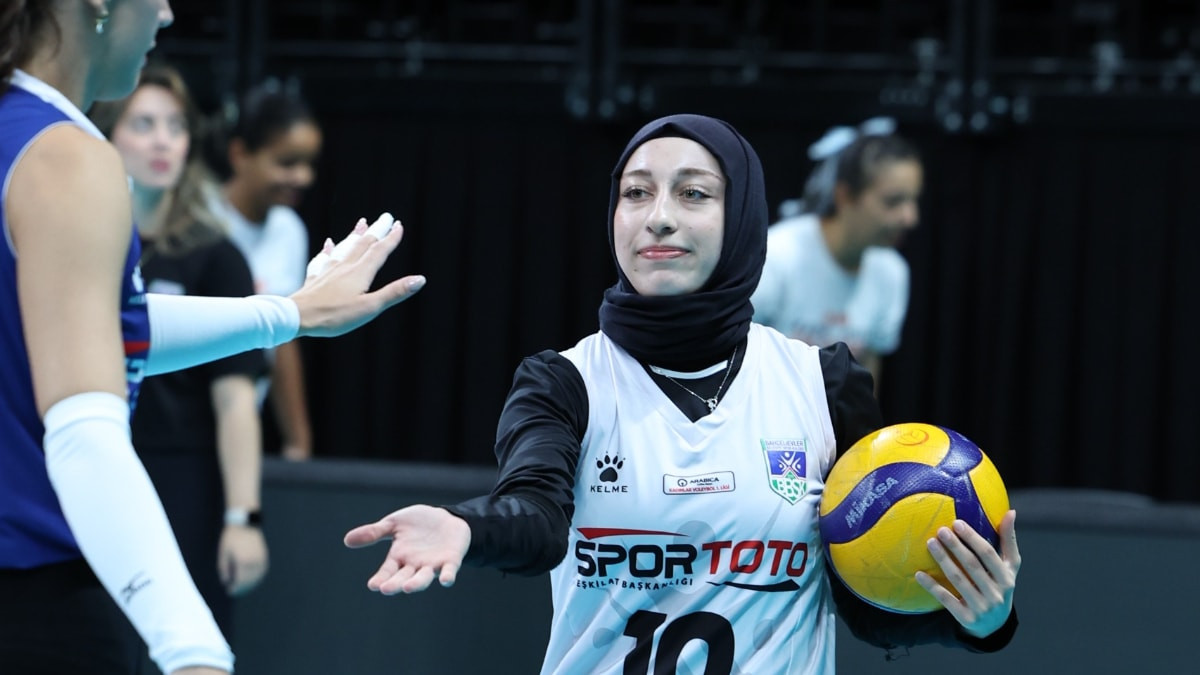 1. ligde ilk kez: Türk voleybolunda tesettürlü sporcu