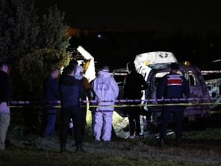 Manisa'da yanan otomobilde erkek cesedi bulundu
