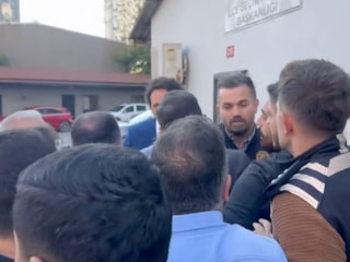 Ataşehir'de Yeni Partililer ile polis ekipleri arasında arbede yaşandı