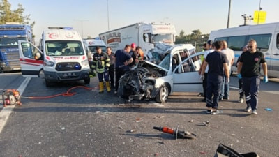 Mersin'de tıra arkadan çarpan araçtaki çift can verdi
