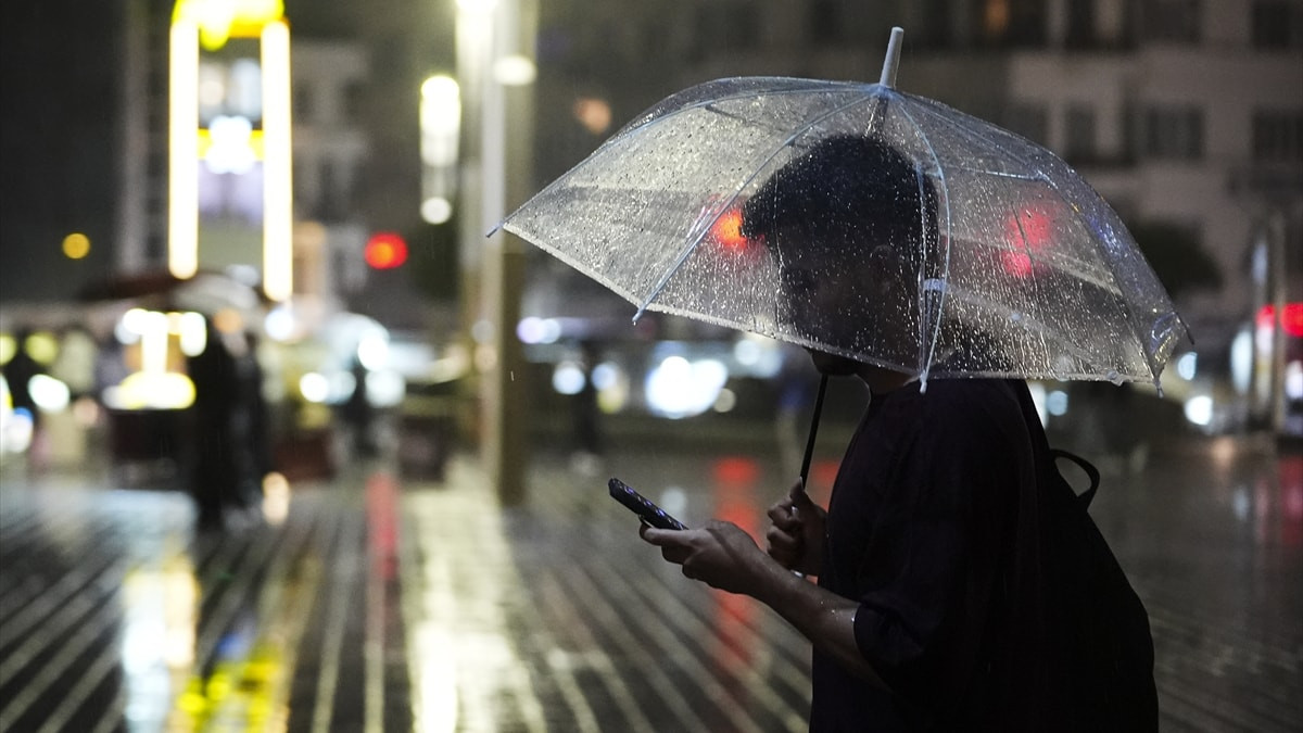 Güneşli hava ülkeyi terk ediyor: Gök gürültülü sağanaklar etkili olacak