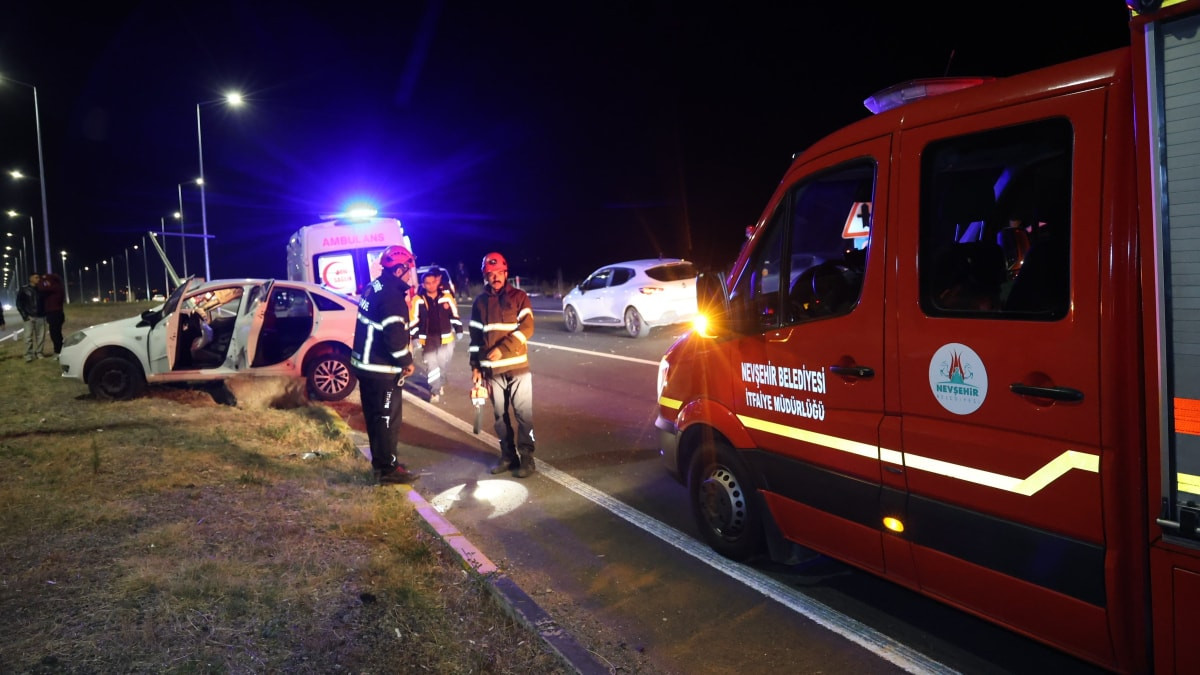 Nevşehir'de tilkiden kaçan otomobil kazaya neden oldu: 1 yaralı