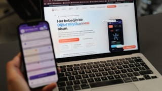 Dijital Büyükanne ile ebeveynlere bebek bakımında uzman desteği