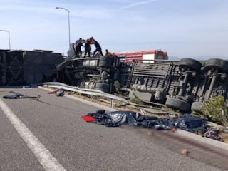 Manisa'da yolcu otobüs ile tır çarpıştı: Çok sayıda ölü var
