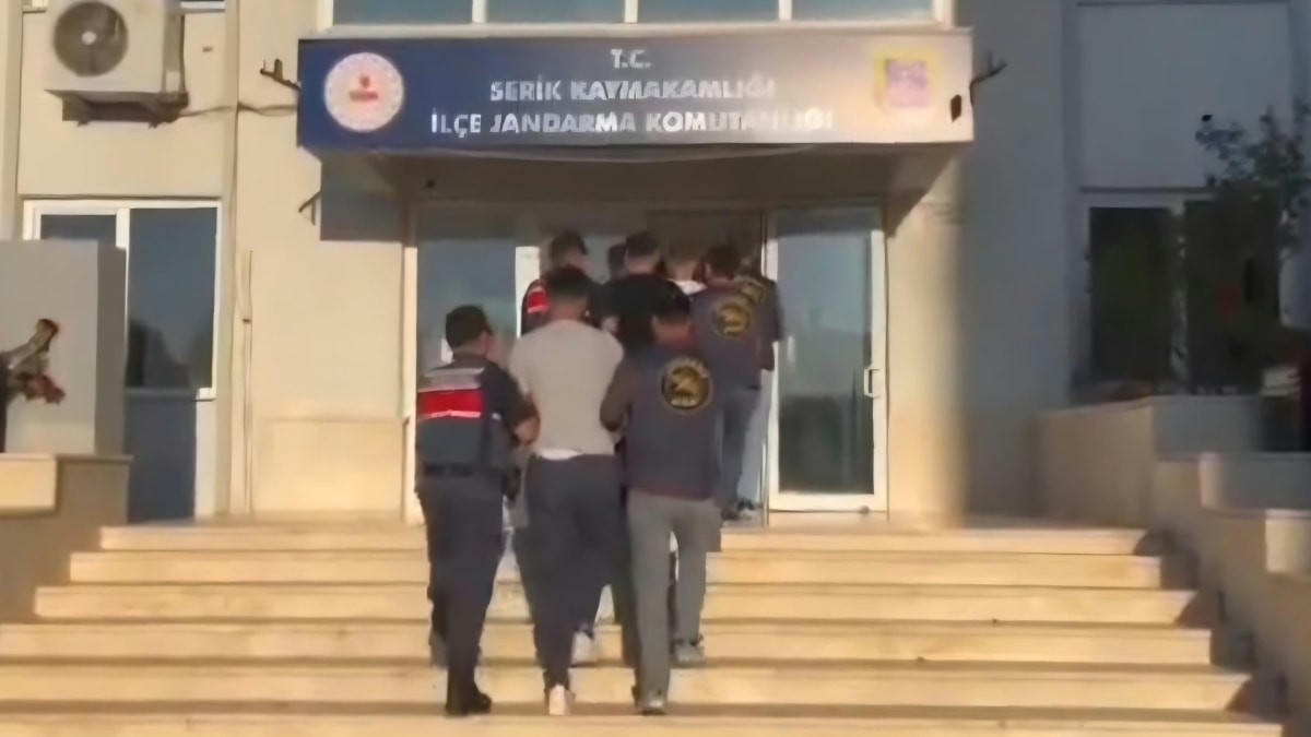 Antalya’da 2 orman yangınıyla ilgili 6 şüpheli gözaltında