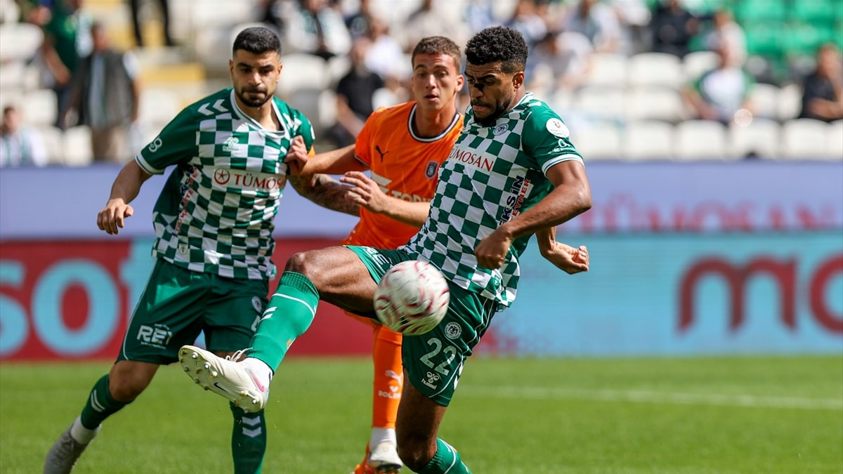 Konyaspor - Başakşehir maçında gol sesi çıkmadı