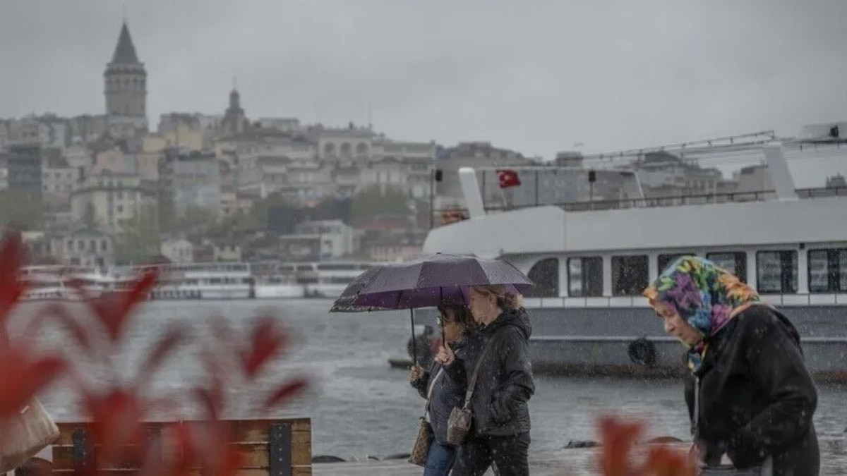 İstanbul'a yağış uyarısı: Sıcaklıklar düşüşe geçiyor
