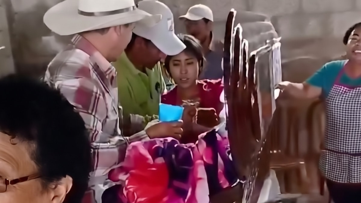 Guatemala'da öldü sanılan genç kız cenaze töreninde tabuttan canlı çıktı