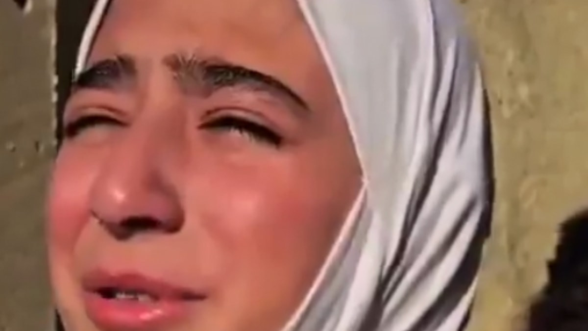 Azerbaycan'da başörtüsü yasağı: Şu odaya geç, başörtünü çıkar