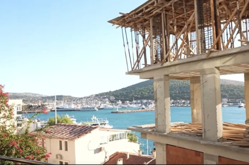 Salih Güney'in Çeşme Evinde Doğayla İç içe Yaşamın İzleri