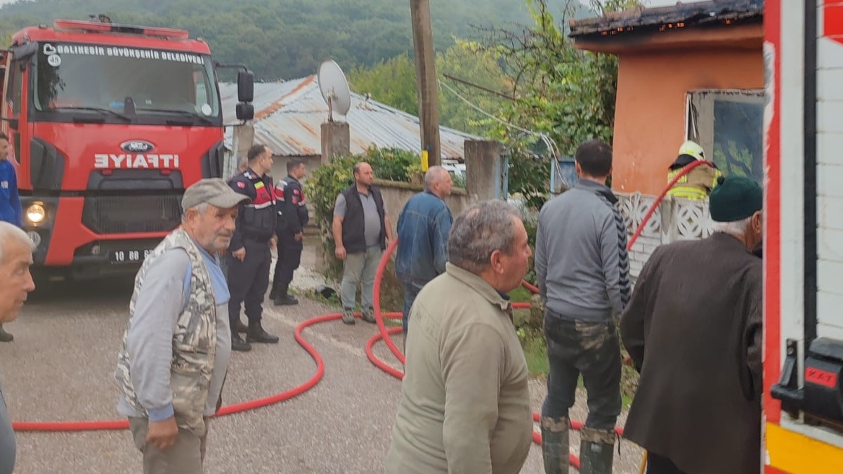 Balıkesir'de ev yangınında 1 kişi öldü