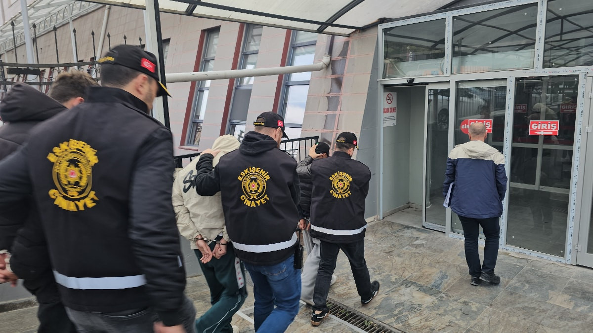 Eskişehir’de husumetli kavgası: Pompalı tüfekle yaralamaya 2 tutuklama