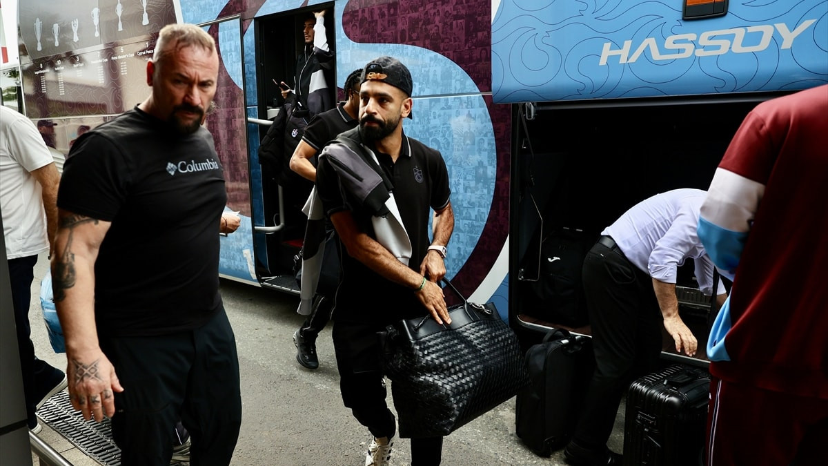 Trabzonspor kafilesi, Finlandiya'ya gitti