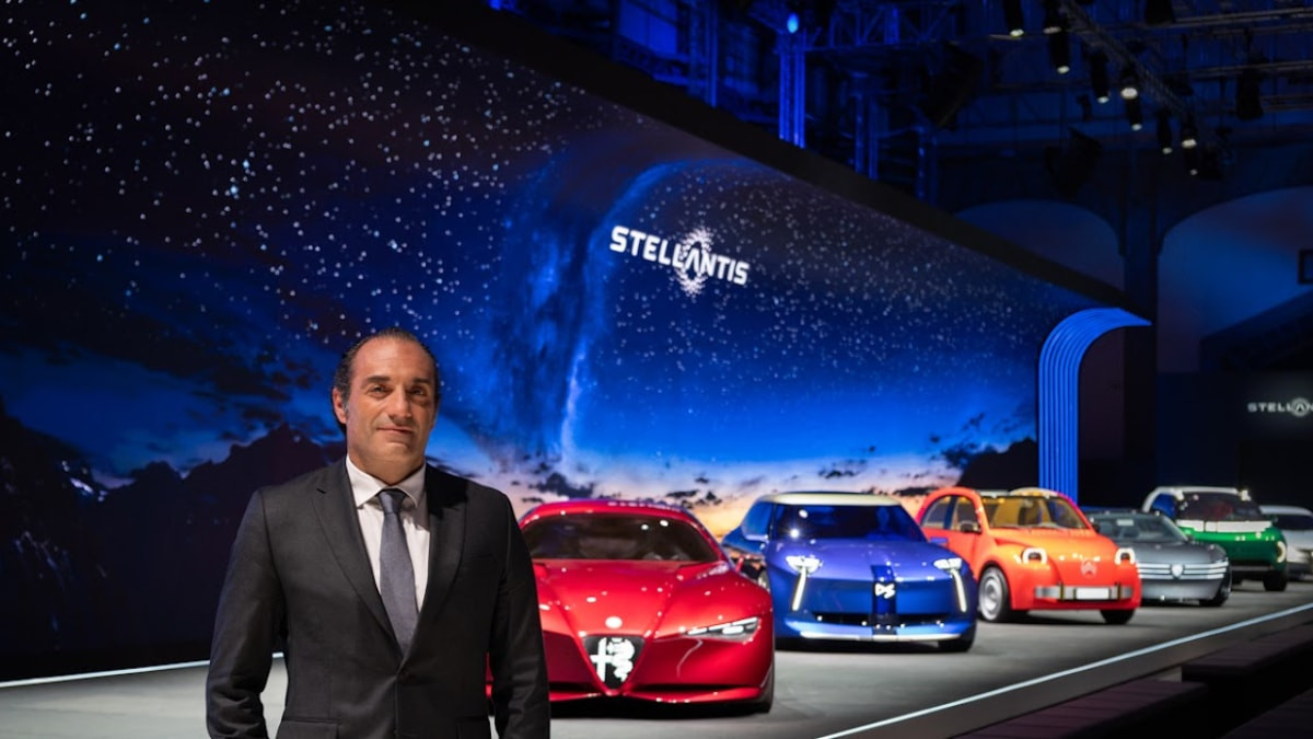 Stellantis CEO'su Antonio Filosa, 1.2 PureTech motorlar için özür diledi