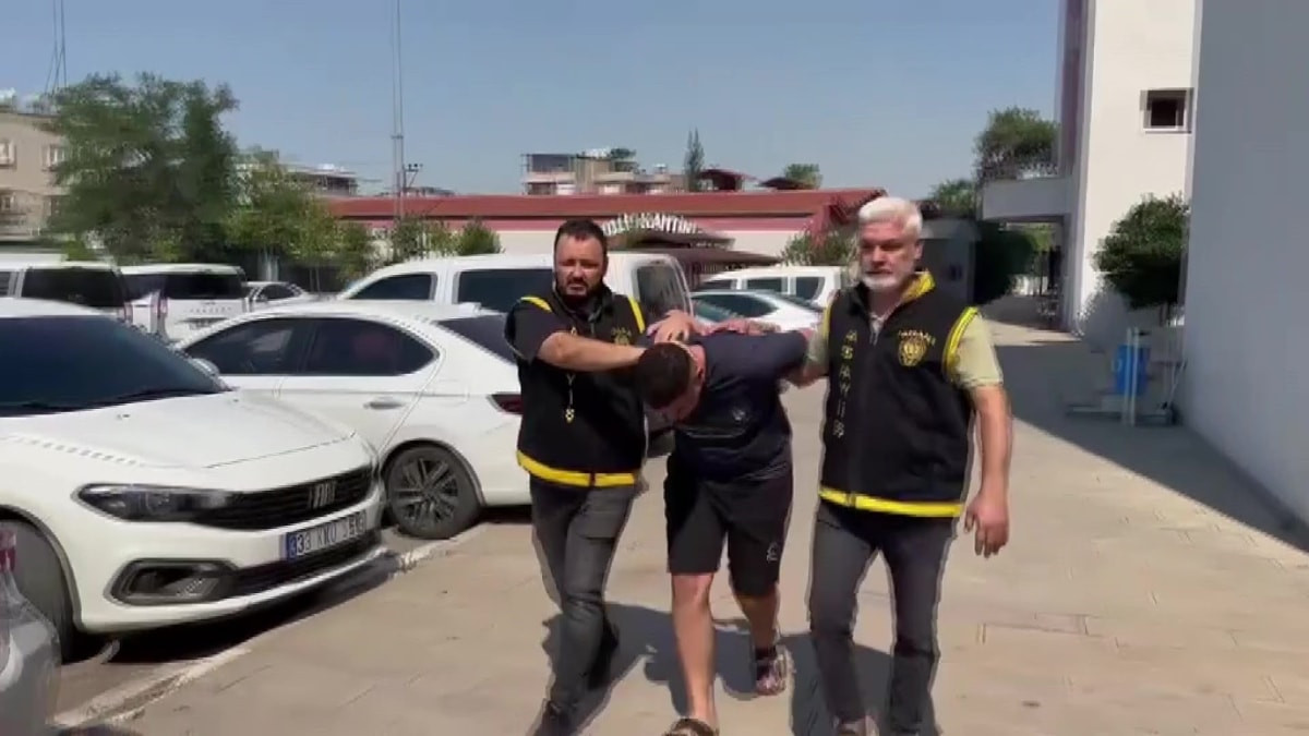 Adana'da eczaneden hırsızlıktan yakalanan şüpheli "Ürünlerin parasını ödedim" dedi
