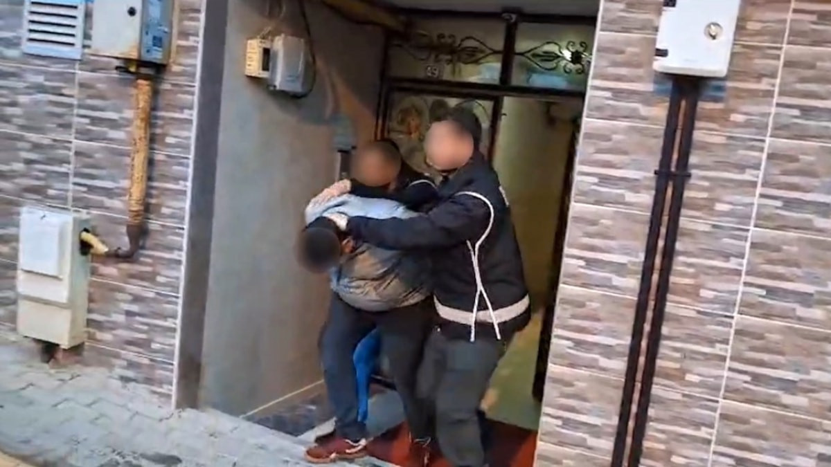 Bursa'da suç örgütlerine eleman temin eden şüphelilere operasyon: 25 gözaltı