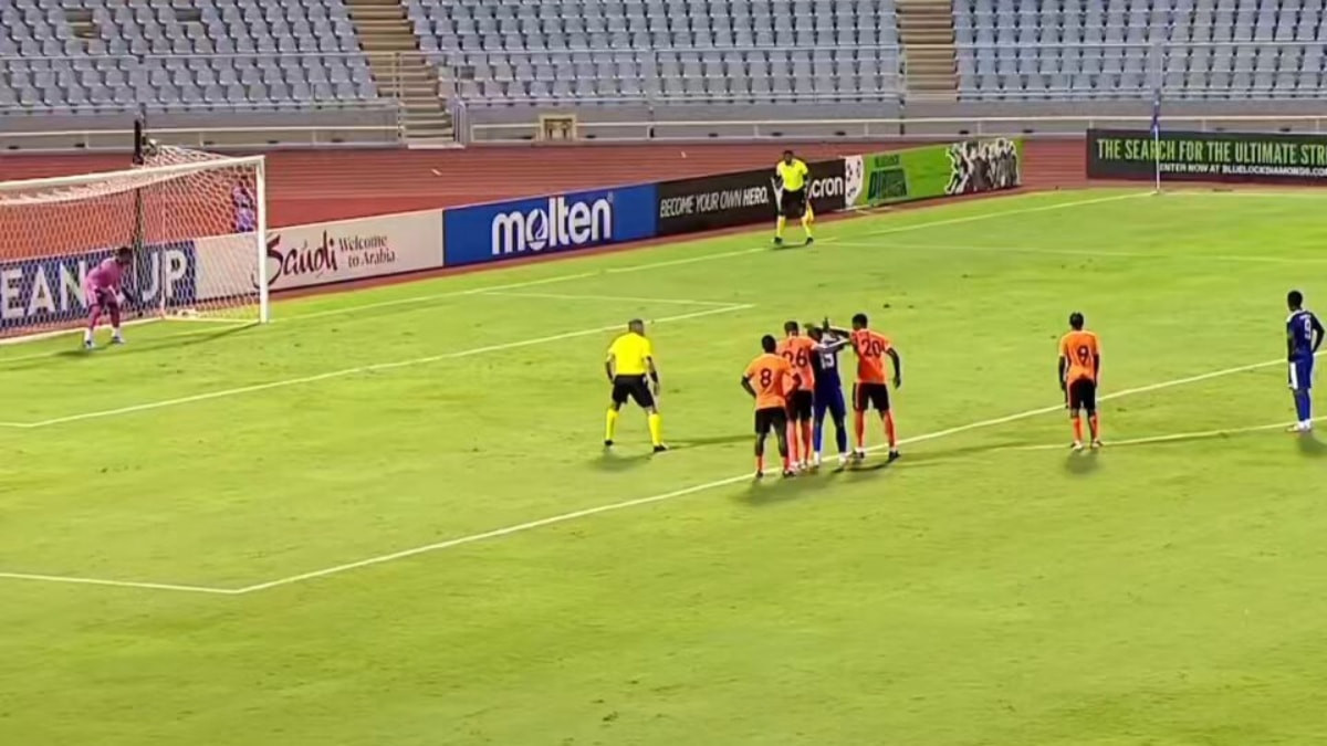 Futbol dünyası bunu da gördü: Ağır çekimde penaltı!