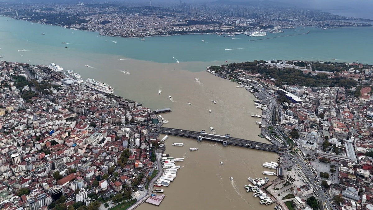 İstanbul'un incisi: Haliç çamura bulandı