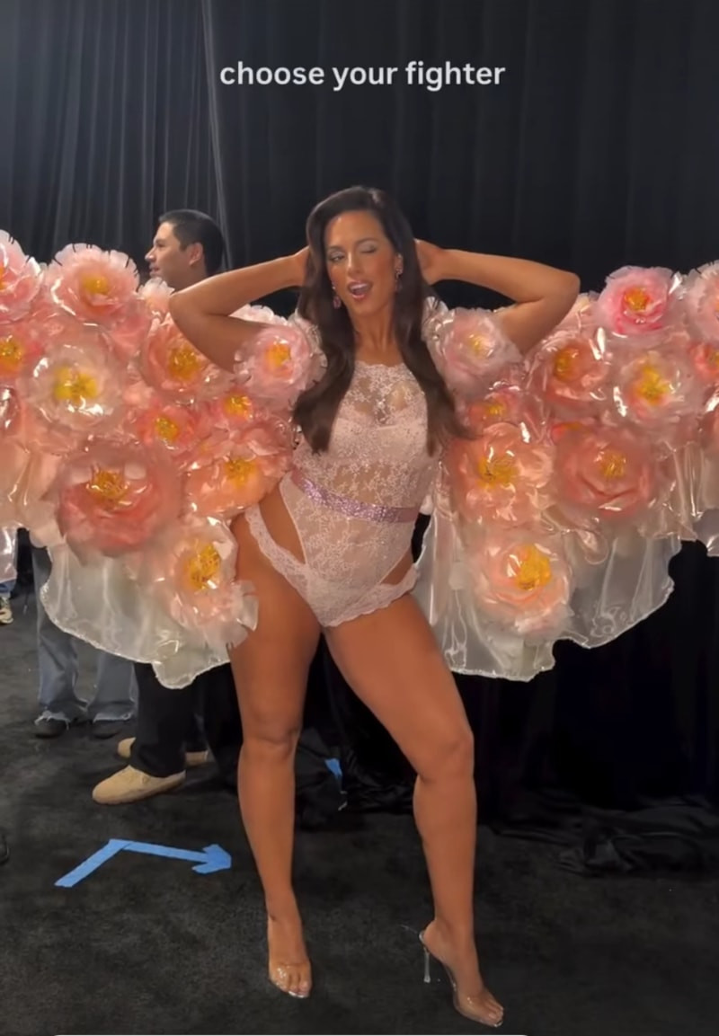 Ashley Graham: Kıvrımlarıyla İlham Veren Victoria's Secret Şovu 2026 Yolu