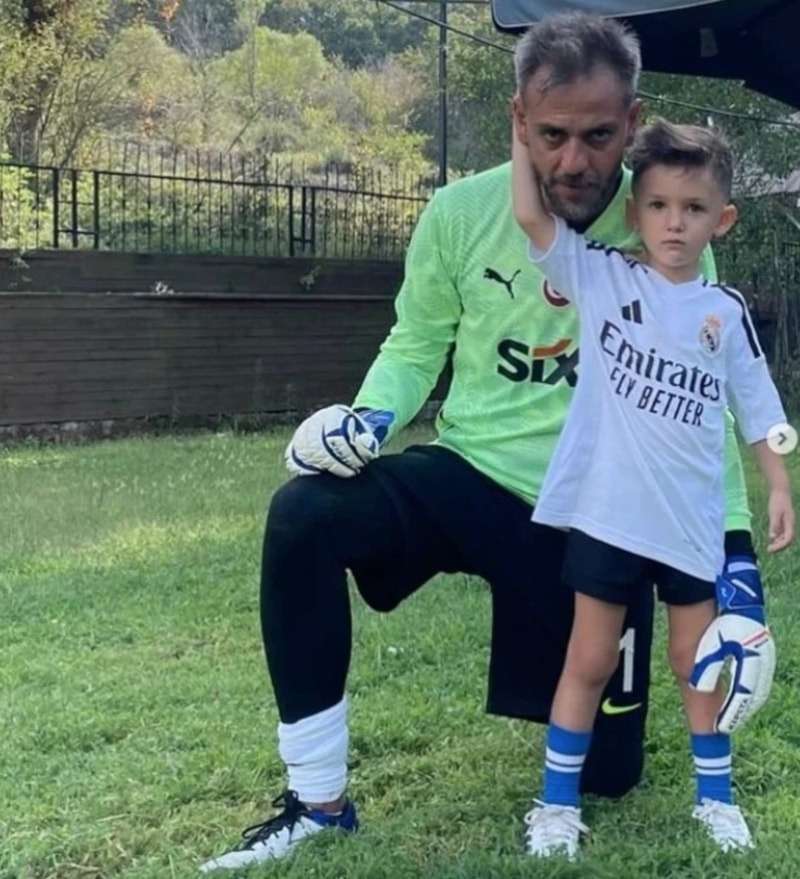 Erkan Kolçak Köstendil: Oyunculuk Tutkusu, Aile Pusulası ve Marsel’in İlgi Dikkat Çeken Yetkinlikleri