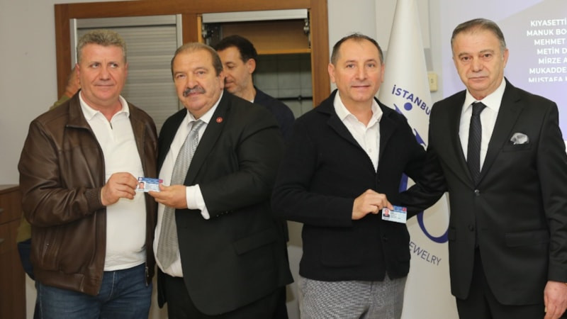 Gümüş eşya sanatkarlarına ‘Kültürel Miras Taşıyıcısı Kartı’ verildi