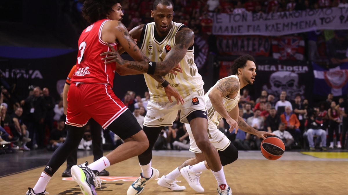 Fenerbahçe, Olympiakos deplasmanından zaferle döndü