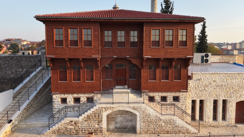 Edirne’de 160 bin Kitap Kapasiteli İl Halk Kütüphanesi ve Muradiye Mevlevîhânesi Yeniden Hayat Buluyor