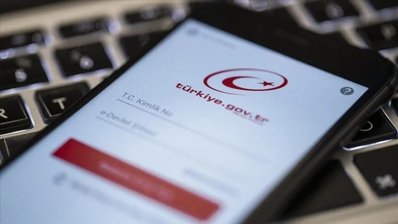 Sosyal Medya Yaş Doğrulama Düzenlemesi: Türkiye’de Yeni Süreç ve Uyarılar